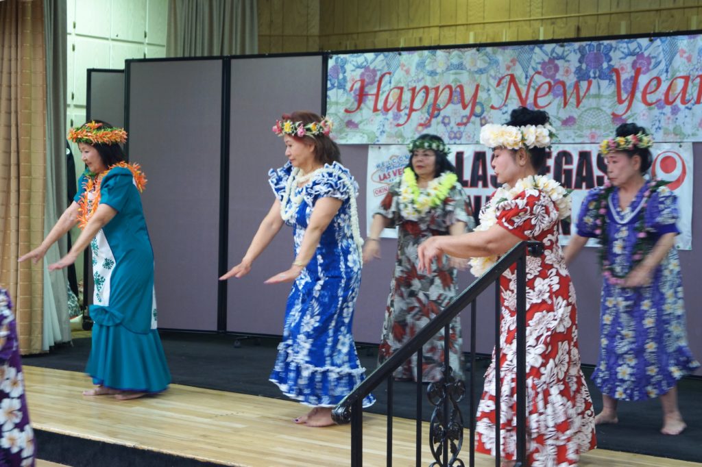 hula-dancers